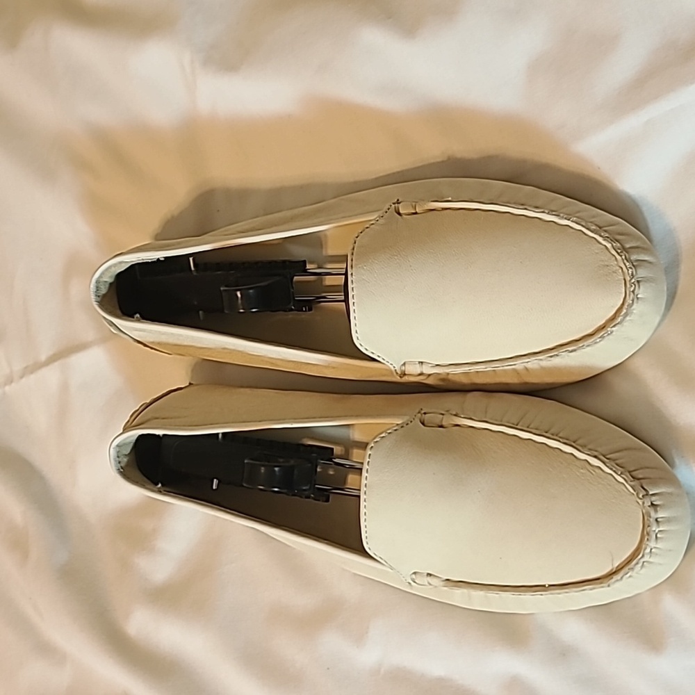 Cole Haan Ivory Driving Moccasins Loafers Size 9 1/2